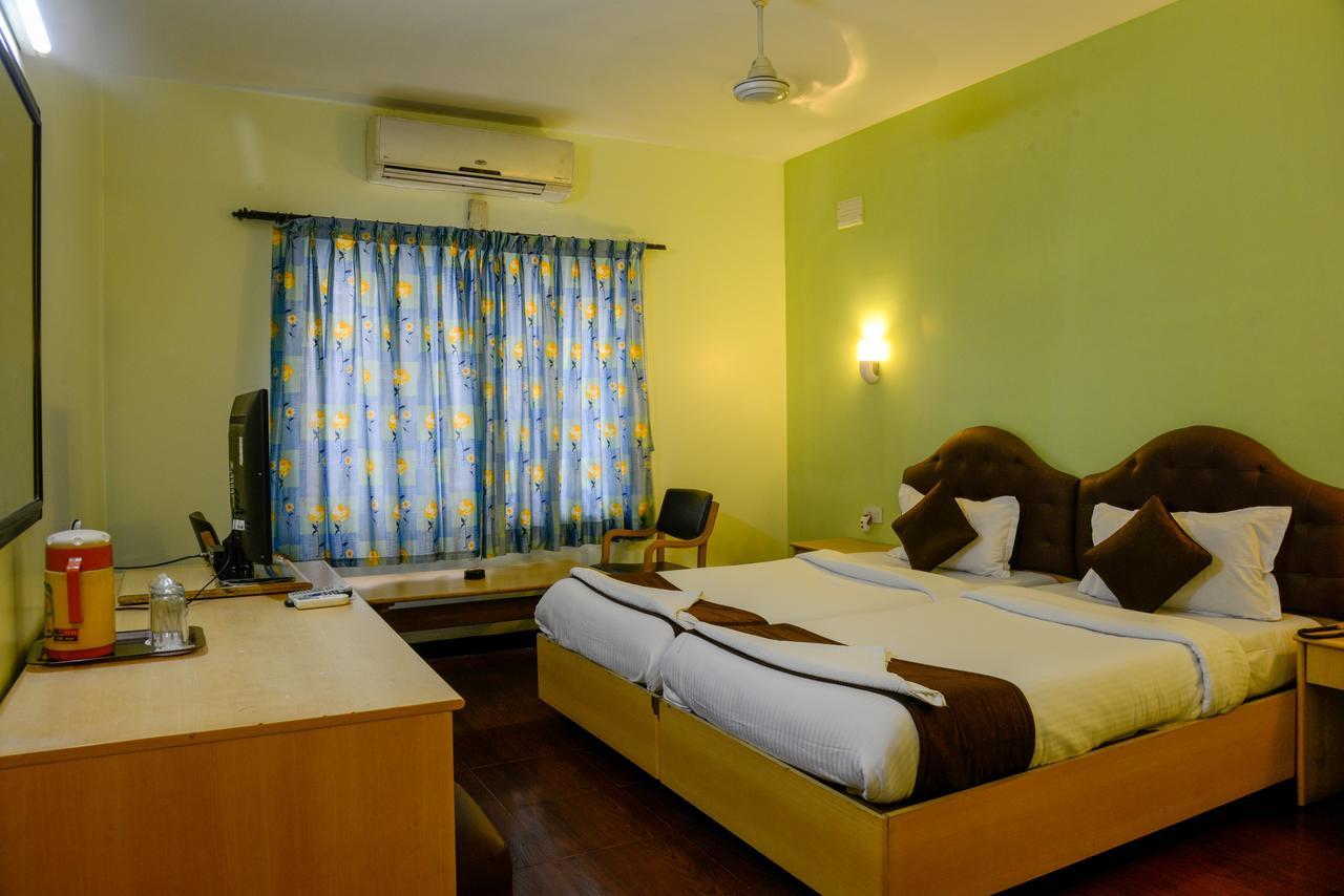 Oyo 14933 Rpr Residency Hotell Chennai Exteriör bild