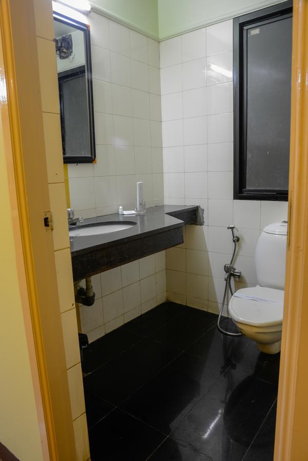 Oyo 14933 Rpr Residency Hotell Chennai Exteriör bild