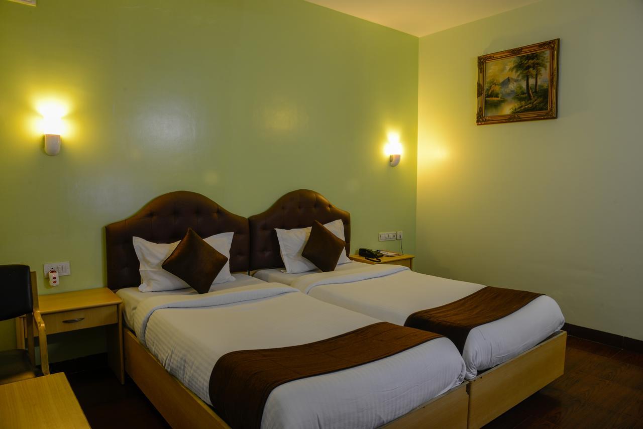 Oyo 14933 Rpr Residency Hotell Chennai Exteriör bild
